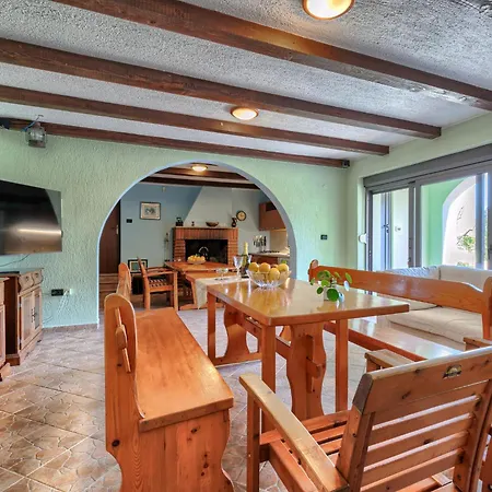 Holiday home Irma-1 By Interhome Liznjan